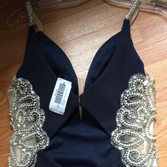 Dress - Picture 2 of 4